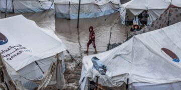 Israel deja que los palestinos en Gaza se congelen durante una tormenta invernal, dice un experto de la ONU