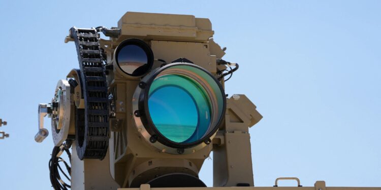Israel despliega un arma láser Iron Beam que puede disparar misiles desde el cielo y nunca se queda sin munición