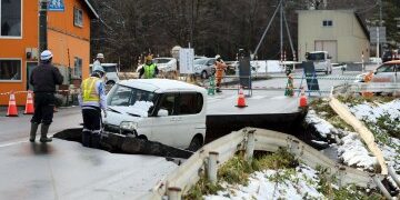 Japón sacudido por OTRO terremoto en medio de una catastrófica alerta de 'megaterremoto' días después de que un temblor de magnitud 5,7 provocara el pánico por el tsunami