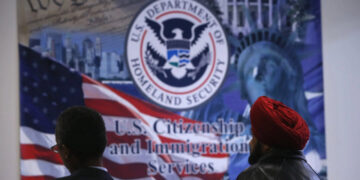 La administración Trump detiene el procesamiento de inmigración de 19 países