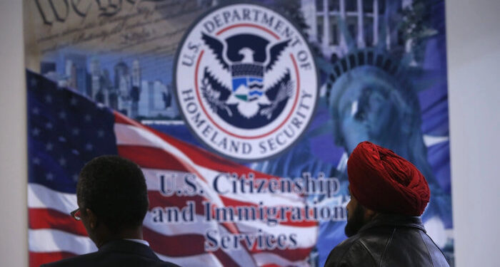 La administración Trump detiene el procesamiento de inmigración de 19 países