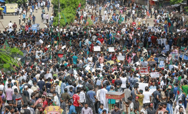 La diputada laborista y ex ministra Tulip Siddiq ENCARCELADA in absentia por corrupción semanas después de que su tía fuera condenada a muerte