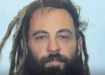 La estrella de Discovery mató a su compañero de celda después de que 'poderes sobrenaturales le dijeran que era paedo'