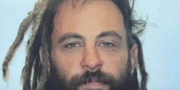 La estrella de Discovery mató a su compañero de celda después de que 'poderes sobrenaturales le dijeran que era paedo'