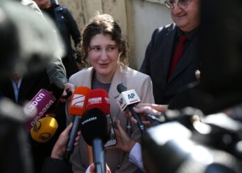 La mula británica de drogas Bella Culley admite que "tiene las manos ocupadas para tener 19 años" después de tener un bebé semanas después de salir del infierno de la cárcel