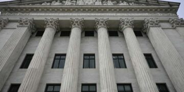 Las agencias federales pronto podrían perder el poder de regular independientemente de la voluntad de Trump