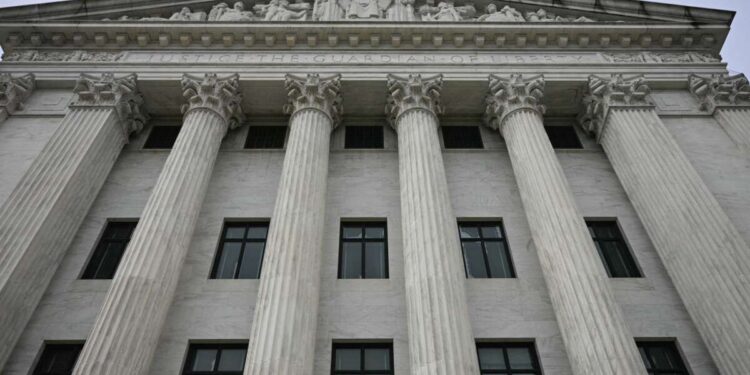 Las agencias federales pronto podrían perder el poder de regular independientemente de la voluntad de Trump