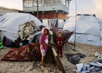 Los niños están muriendo por exposición al frío mientras el invierno llega a Gaza