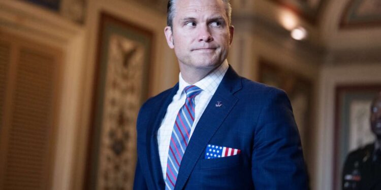 Los republicanos investigan la supuesta orden de Hegseth de “matar a todos” mientras aumentan los crímenes de guerra