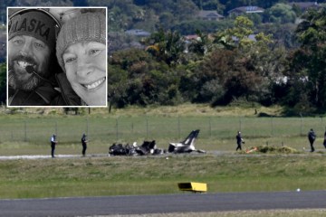 Momento de horror: un avión se incendia segundos antes del despegue mientras los pasajeros en pánico gritan después de ver las llamas por la ventana