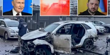 Momento en que un soldado de caballería ruso es aniquilado por un dron ucraniano mientras Putin desesperado envía caballos al frente