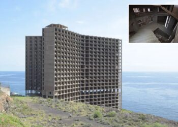 Un collage de imágenes que contiene 2 imágenes. La imagen 1 muestra NINTCHDBPICT000835328911, la imagen 2 muestra NINTCHDBPICT000835328909.