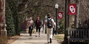 Nuevo proyecto de ley de Florida protegería la discriminación contra las personas trans en el lugar de trabajo