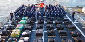 Operación de la Guardia Costera de EE.UU. incauta 150.000 libras de cocaína