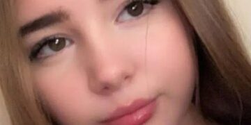 Trágicos homenajes al adolescente británico Alfie Hallett, de 13 años, 'asesinado a puñaladas por el ex de su madre, quien luego se hizo estallar con una explosión de gas'