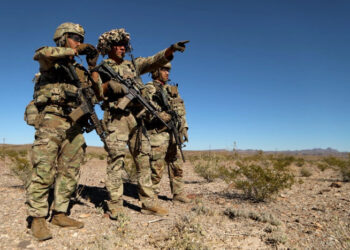 Trump anuncia "dividendos guerreros" de 1.776 dólares a los miembros militares