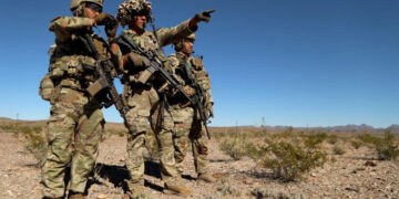 Trump anuncia "dividendos guerreros" de 1.776 dólares a los miembros militares