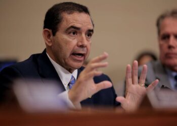 Trump perdona al representante demócrata antiinmigración Henry Cuellar en caso de soborno