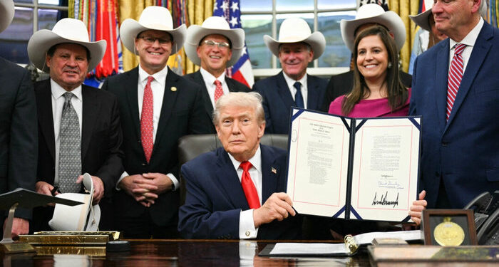 Trump rinde homenaje al equipo de hockey estadounidense 'Miracle on Ice' en celebración en la Casa Blanca