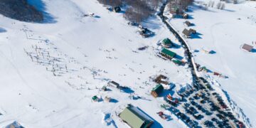 Pistas nevadas de la estación de esquí Savin Kuk en Montenegro