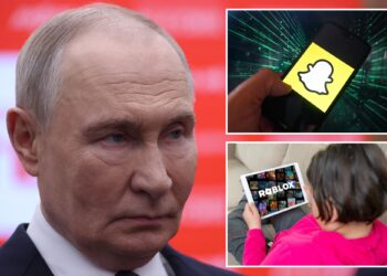 Un collage de imágenes que contiene 3 imágenes. La imagen 1 muestra al presidente ruso Vladimir Putin participando en un foro de voluntarios en Moscú. La imagen 2 muestra En esta ilustración fotográfica, se muestra un logotipo de SnapChat. La imagen 3 muestra a una niña jugando Roblox en una tableta.