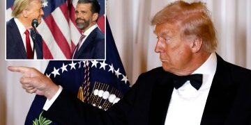 Zelensky debe "actuar juntos y empezar a aceptar las cosas", critica Trump cuando dice que Rusia tiene "ventaja" en las conversaciones de paz.