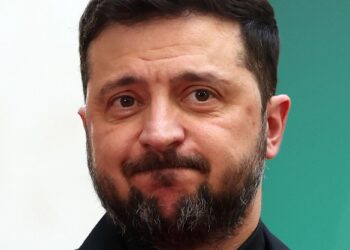 Zelensky dice que Ucrania podría celebrar un referéndum sobre la cesión de territorio a Putin en una posible concesión de paz explosiva