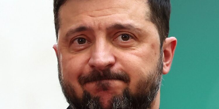 Zelensky dice que Ucrania podría celebrar un referéndum sobre la cesión de territorio a Putin en una posible concesión de paz explosiva