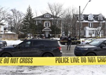 Agente de ICE dispara y mata a una mujer en una protesta en Minneapolis