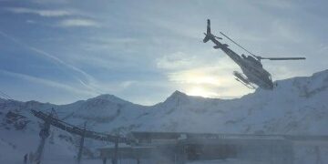 Aterrador momento: enorme avalancha devora una estación de esquí y arrastra a turistas