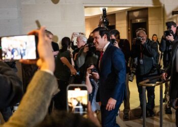 El secretario de Estado, Marco Rubio, llega a una reunión con líderes del Congreso y otros miembros del gabinete sobre Venezuela en el edificio del Capitolio de los Estados Unidos en Washington el 5 de enero de 2026. (Madalina Kilroy/La Gran Época)