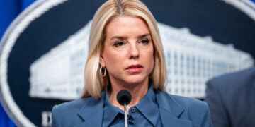 El Departamento de Justicia demanda a Arizona y Connecticut por no entregar las listas de votantes