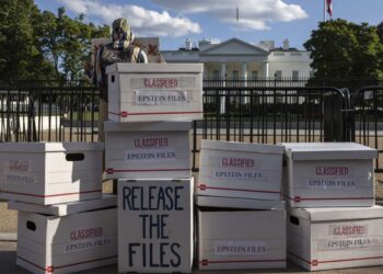 El Departamento de Justicia dice que solo ha publicado el 1 por ciento de los archivos de Epstein