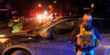 El FBI anuncia una recompensa de 100.000 dólares tras un asalto a vehículos gubernamentales en Minneapolis