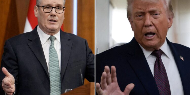 Un collage de imágenes que contiene 2 imágenes. La imagen 1 muestra: el primer ministro británico, Starmer, pronuncia una declaración en Londres. La imagen 2 muestra: el presidente estadounidense, Donald Trump, habla con los periodistas a bordo del Air Force One.