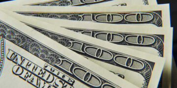 El dólar estadounidense se fortalece después de la operación en Venezuela