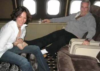 El principal astrólogo que predijo la victoria de Covid y Trump prevé una nueva bomba de Epstein y el surgimiento de los 'gemelos digitales' en 2026