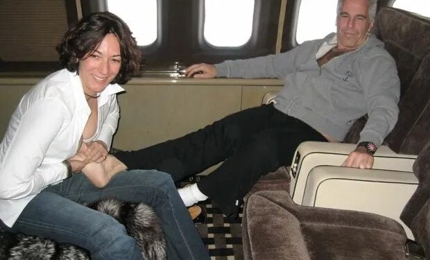 El principal astrólogo que predijo la victoria de Covid y Trump prevé una nueva bomba de Epstein y el surgimiento de los 'gemelos digitales' en 2026