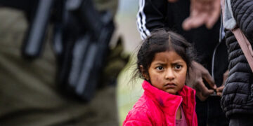 El zar fronterizo Homan dice que más de 145.000 niños inmigrantes ilegales fueron localizados