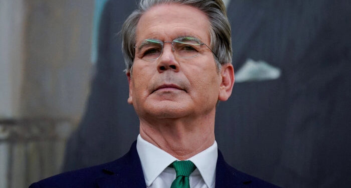 Es "muy improbable" que la Corte Suprema anule los aranceles de Trump, dice Bessent