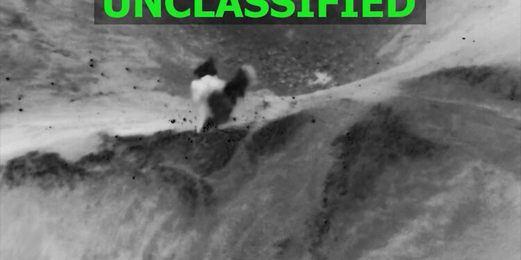 Estados Unidos lanza 'ataques a gran escala' contra objetivos del EI en Siria en represalia por matar a 3 estadounidenses