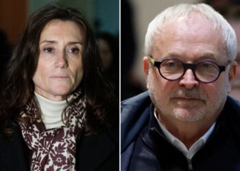 Un collage de imágenes que contiene 2 imágenes. La imagen 1 muestra a Sandrine Josso saliendo del Tribunal Penal de París. La imagen 2 muestra al ex senador francés Joel Guerriau, con cabello y barba grises, con gafas y una chaqueta azul sobre una camisa blanca, en un tribunal de París.