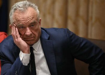 Grupos de salud pública demandan a los CDC y a RFK Jr. por el nuevo calendario de vacunas infantiles