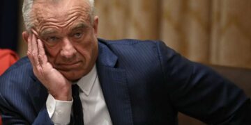 Grupos de salud pública demandan a los CDC y a RFK Jr. por el nuevo calendario de vacunas infantiles