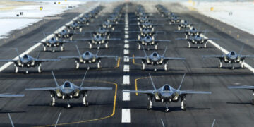 Hegseth dice que el presupuesto militar propuesto de 1,5 billones de dólares es un "mensaje para el mundo"