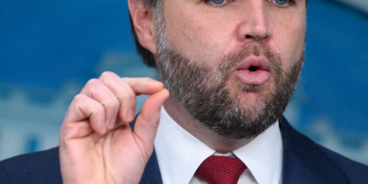 JD Vance dice que los estadounidenses deberían agradecer al agente de ICE que mató a Renee Good