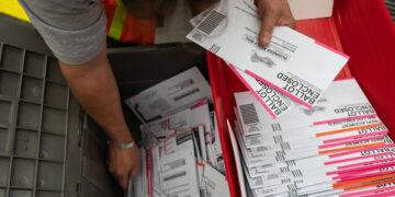 Juez bloquea partes de la orden electoral de Trump basándose en prueba de ciudadanía y reglas de fecha límite para la votación