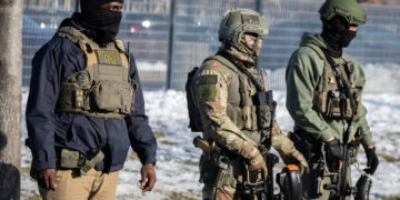 Juez restringe acciones de ICE contra manifestantes en Minnesota