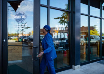 La economía estadounidense registra modestos aumentos de empleo en diciembre