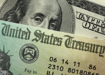 La temporada de impuestos de 2026 brinda un 'alivio financiero significativo' a los estadounidenses mayores: AARP